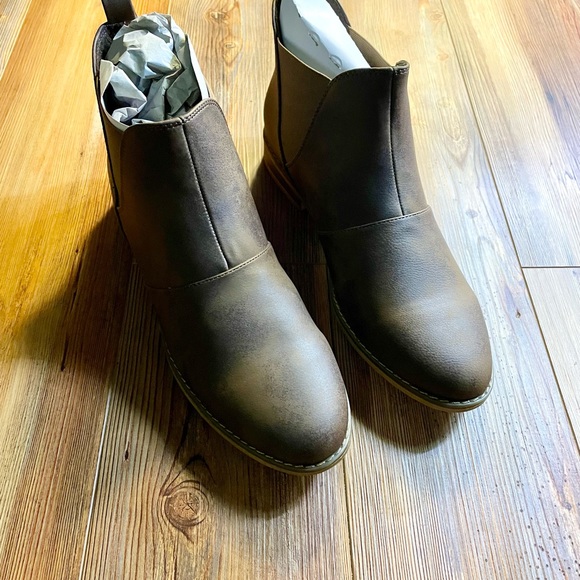 Rocket Dog Women's Maylon Ankle Bootie - Picture 5 of 7